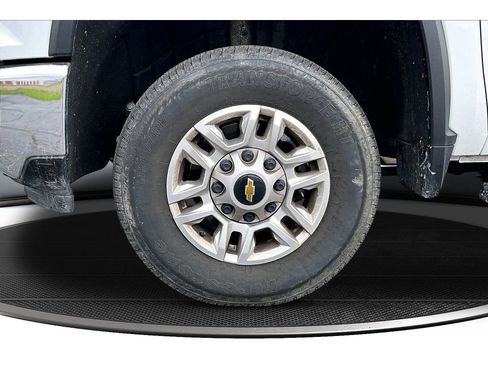 Used 2025 Chevrolet Silverado 2500 LT w/ Convenience Package image 10