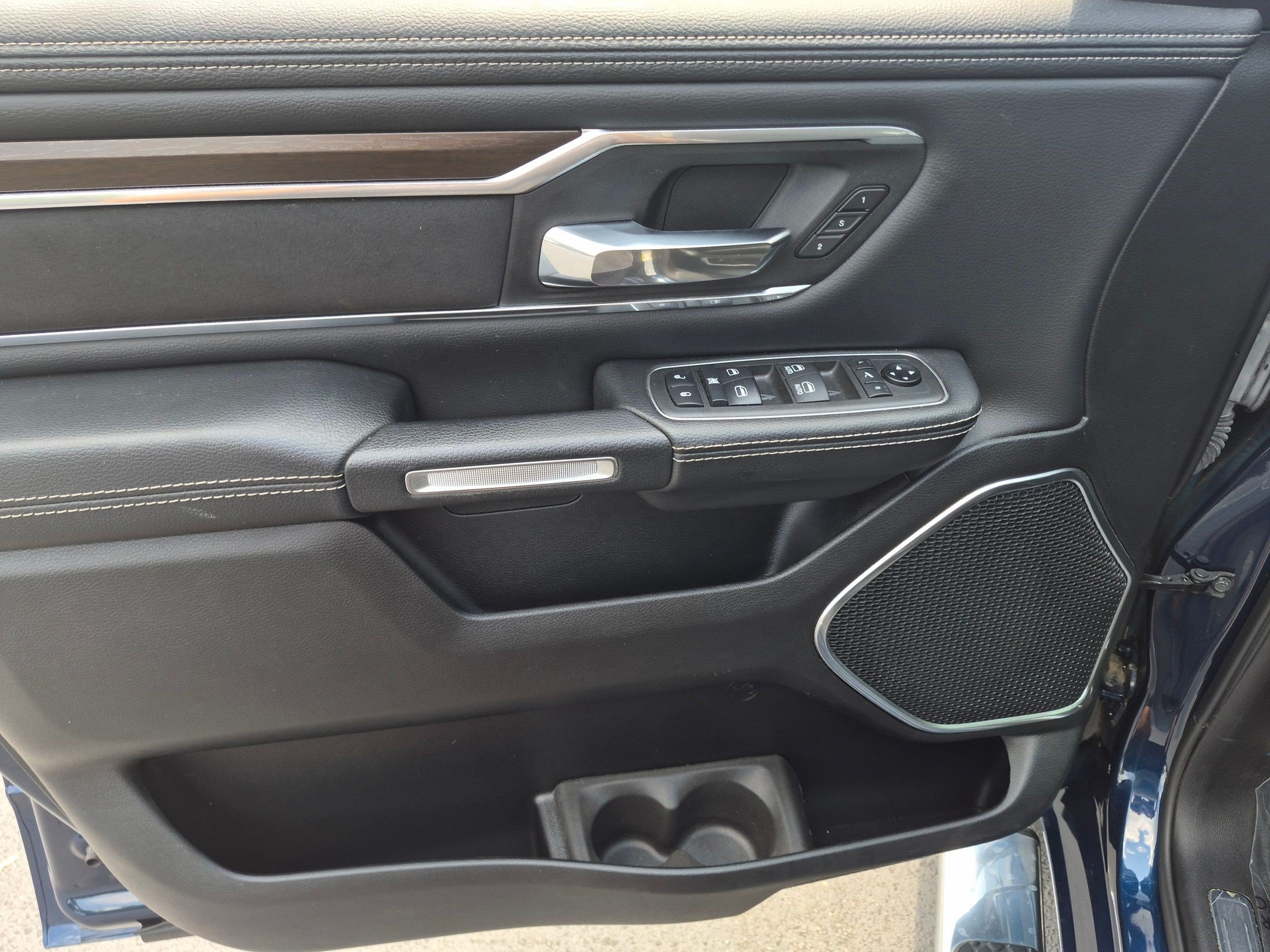 Used 2022 RAM 1500 Laramie RWD image 14