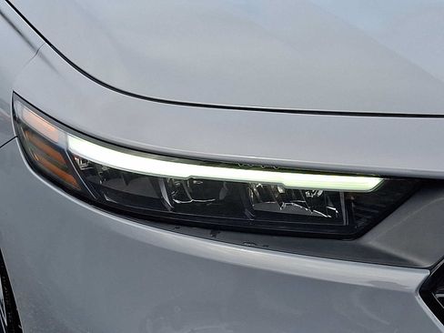 Used 2025 Honda Accord Sport image 9