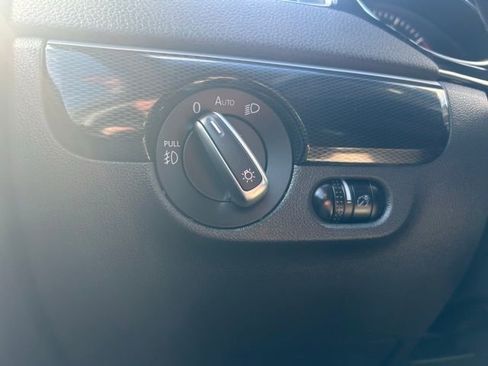 Used 2016 Volkswagen Jetta SEL image 21