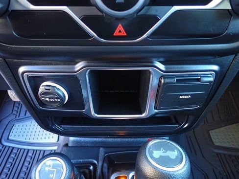 Used 2021 Jeep Wrangler Unlimited Sport image 22