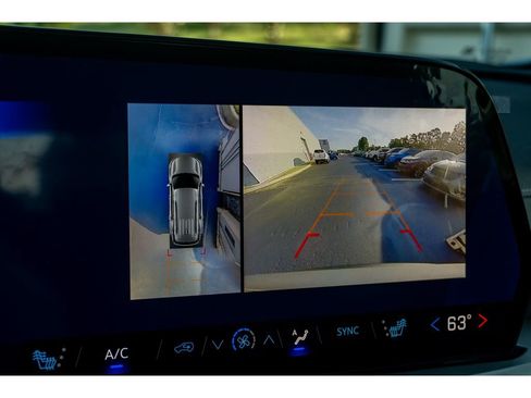 Used 2026 Chevrolet Traverse LT w/ Sun and Wheel Package FWD image 26