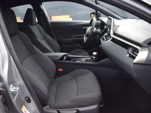 Used 2019 Toyota C-HR XLE image 10