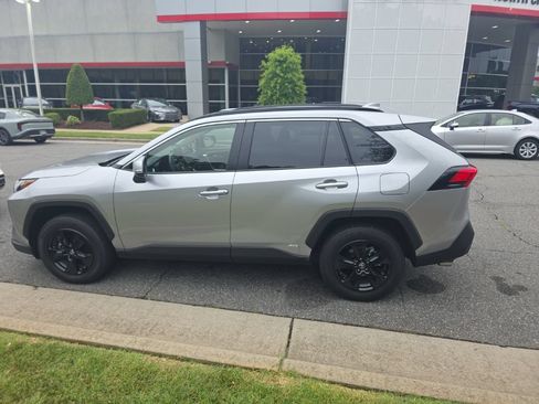 Used 2025 Toyota RAV4 XLE w/ Convenience Package AWD/4WD image 8