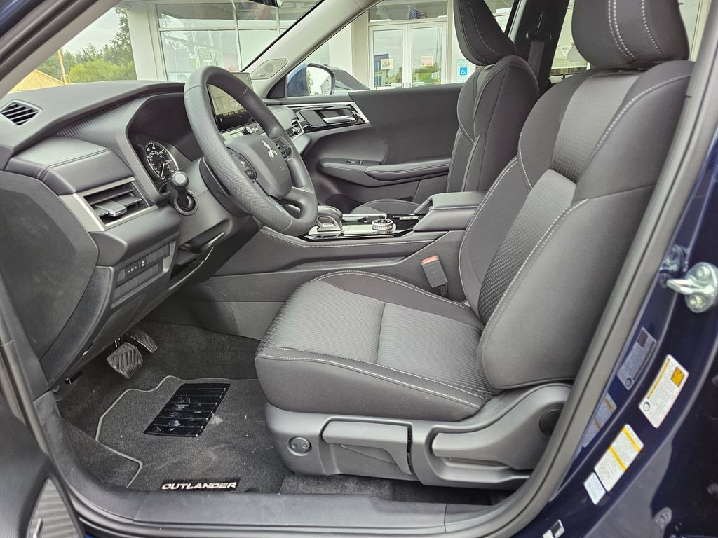 New 2026 Mitsubishi Outlander ES AWD/4WD image 15