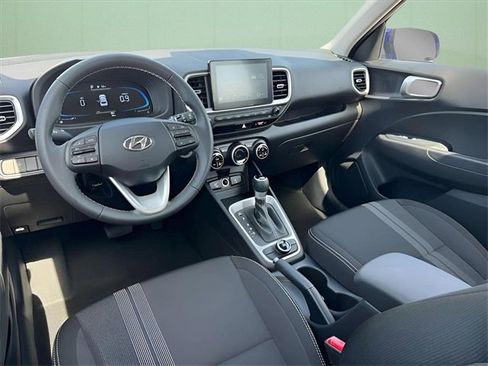 New 2025 Hyundai Venue SEL image 7