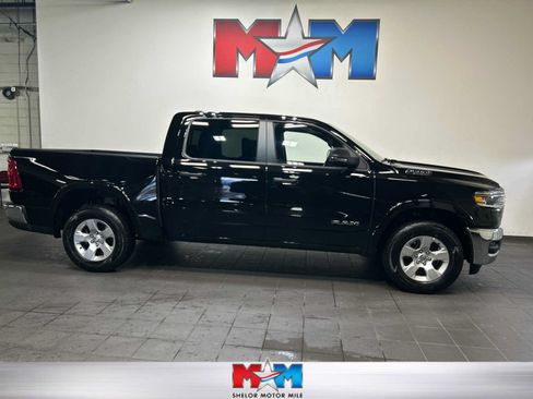 Used 2025 RAM 1500 Big Horn AWD/4WD image 1