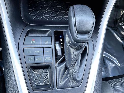 Certified 2024 Toyota RAV4 LE image 33