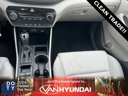 Used 2017 Hyundai Tucson SE image 30