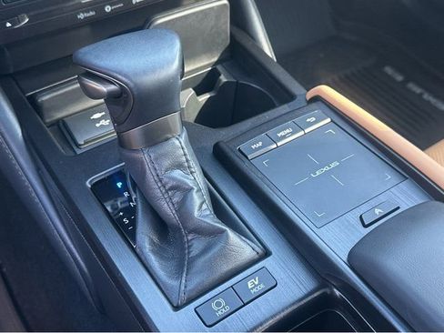 Used 2022 Lexus ES 300h w/ Premium Package image 29