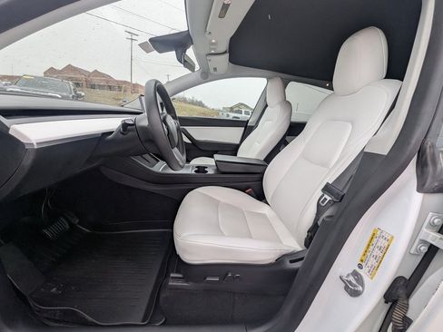 Used 2021 Tesla Model Y Long Range image 18