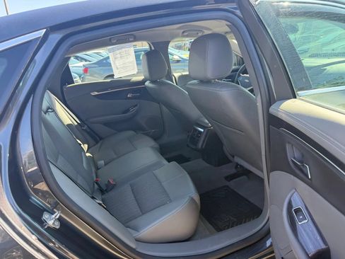 Used 2019 Chevrolet Impala LT FWD image 13