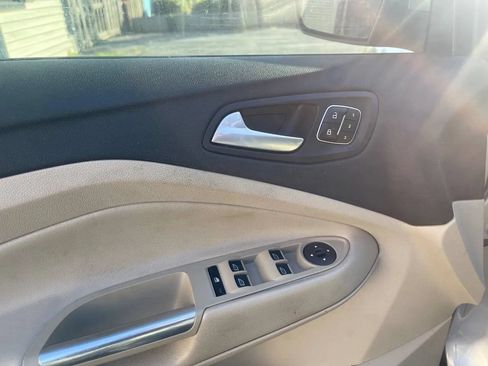 Used 2017 Ford Escape Titanium FWD image 13