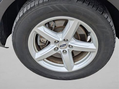 Used 2019 Ford Explorer XLT w/ Equipment Group 202A image 27