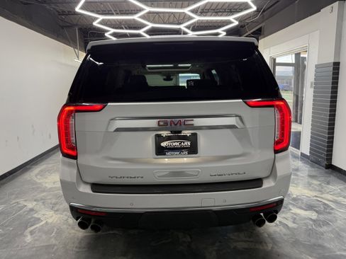 Used 2021 GMC Yukon XL Denali w/ Denali Premium Package AWD/4WD image 4