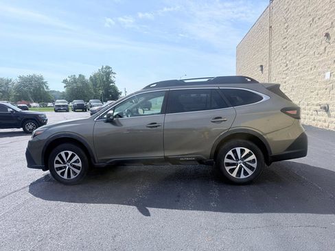 Used 2020 Subaru Outback Premium AWD/4WD image 2