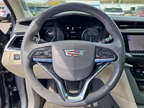 Used 2022 Cadillac XT6 Premium Luxury w/ Technology Package FWD image 18