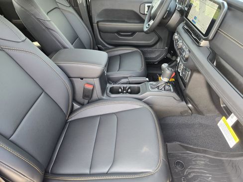 New 2026 Jeep Gladiator Sport AWD/4WD image 17