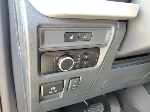 Used 2024 Ford Expedition Max XLT image 20