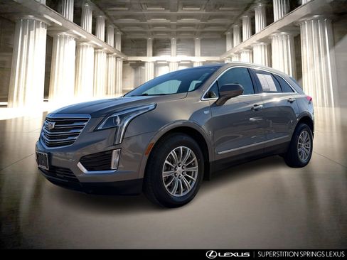 Used 2018 Cadillac XT5 Luxury w/ Driver Awareness Package image 9