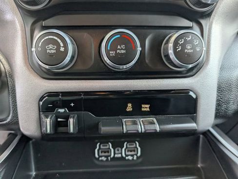 Used 2022 RAM 1500 Big Horn AWD/4WD image 16