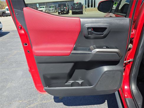 Used 2023 Toyota Tacoma SR5 w/ Technology Package image 14