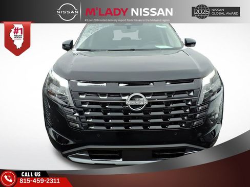 New 2026 Nissan Pathfinder SL image 2