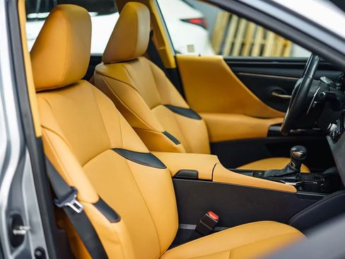 Used 2023 Lexus ES 350 image 16