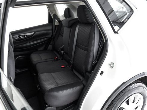 Used 2017 Nissan Rogue S FWD image 31
