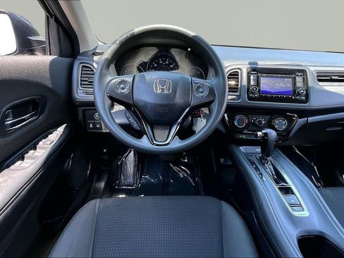Used 2019 Honda HR-V LX image 9