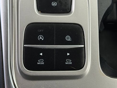 Used 2020 Ford Explorer XLT w/ Equipment Group 202A RWD image 24