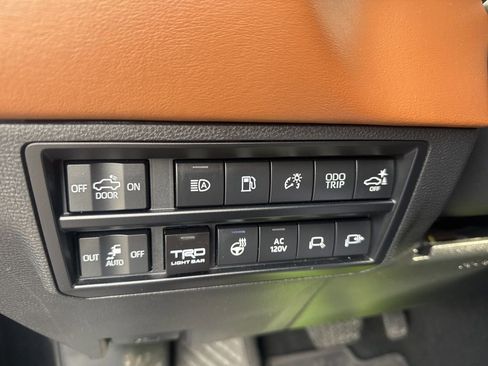 Used 2022 Toyota Tundra 1794 Edition image 39