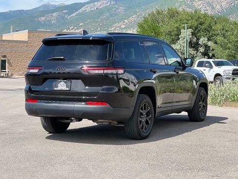 Used 2024 Jeep Grand Cherokee L Laredo AWD/4WD image 8