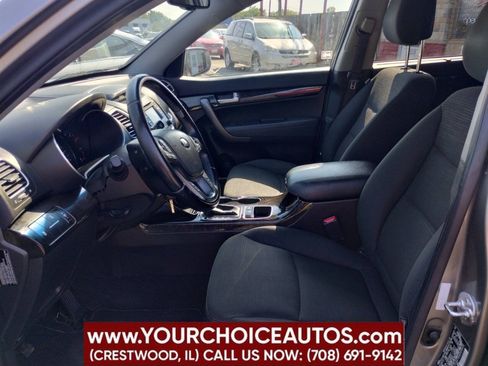 Used 2014 Kia Sorento LX AWD/4WD image 17