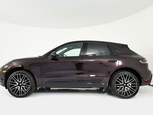 New 2026 Porsche Macan image 2