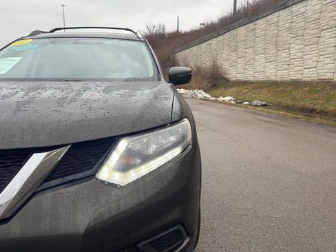 Used 2016 Nissan Rogue SV image 10