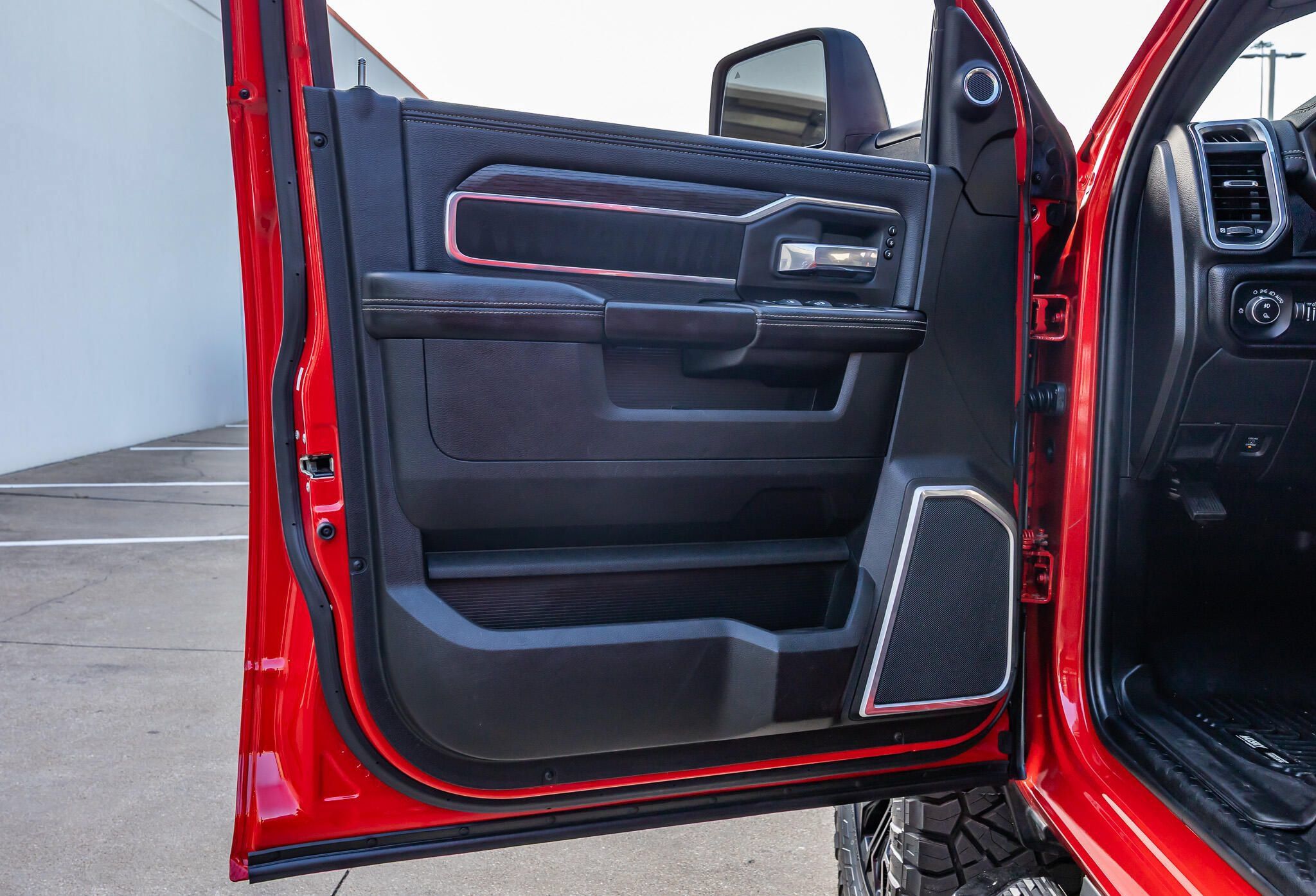 Used 2023 RAM 2500 Laramie AWD/4WD image 45