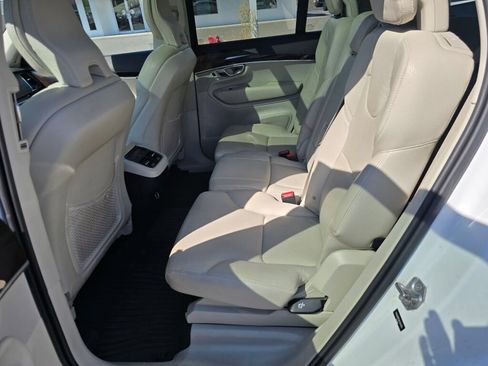 Used 2019 Volvo XC90 T6 Momentum w/ Advanced Package AWD/4WD image 11