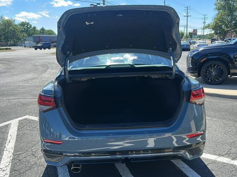 Used 2025 Nissan Sentra SR FWD image 7