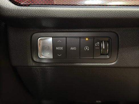 Used 2025 Chevrolet Traverse RS AWD/4WD image 35