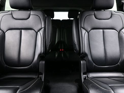 Used 2022 Jeep Grand Cherokee L Limited image 16