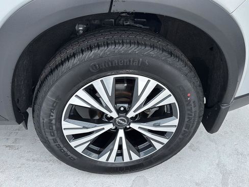 Used 2023 Nissan Rogue SV w/ SV Premium B Package image 33