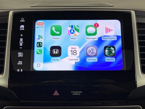 Used 2017 Honda Pilot Touring image 3