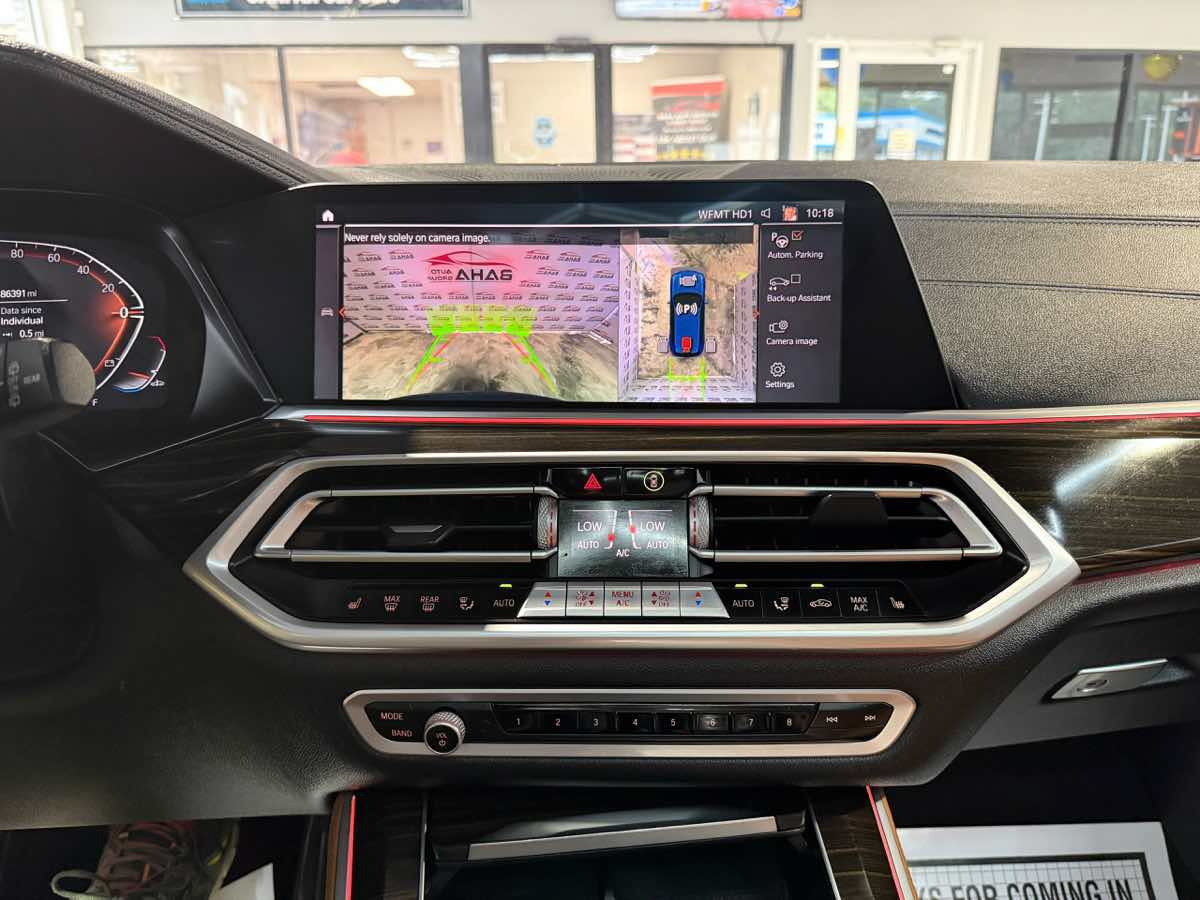 Used 2021 BMW X5 xDrive40i w/ M Sport Package AWD/4WD image 22