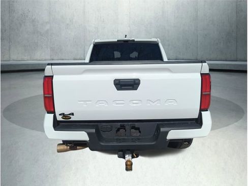 Used 2024 Toyota Tacoma TRD Off-Road image 5