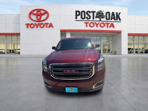 Used 2017 GMC Yukon XL SLT image 2