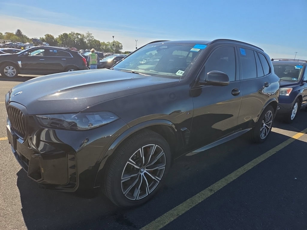 Used 2024 BMW X5 xDrive40i w/ M Sport Package AWD/4WD image 2