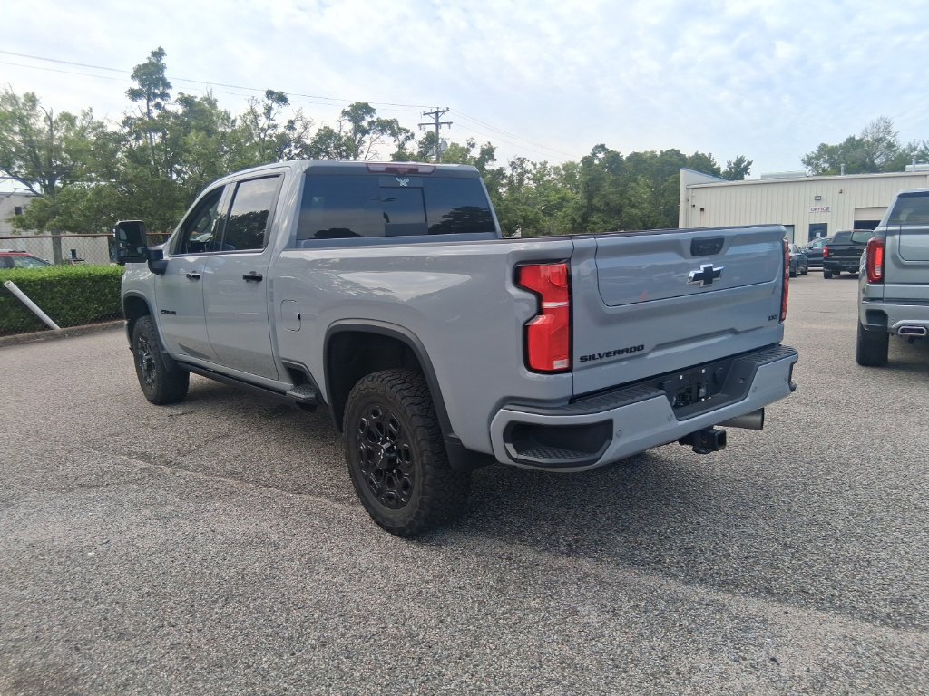 Used 2024 Chevrolet Silverado 2500 LTZ w/ LTZ Plus Package AWD/4WD image 7