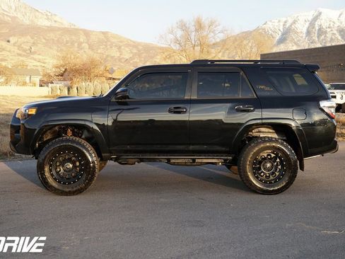 Used 2022 Toyota 4Runner TRD Off-Road Premium w/ Moonroof Package image 7