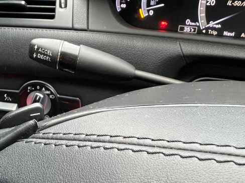 Used 2010 Mercedes-Benz CL 550 4MATIC image 27